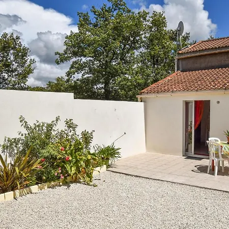 Awesome In St Avaugourd Des Lande With 2 Bedrooms&internet * Saint-Avaugourd-des-Landes