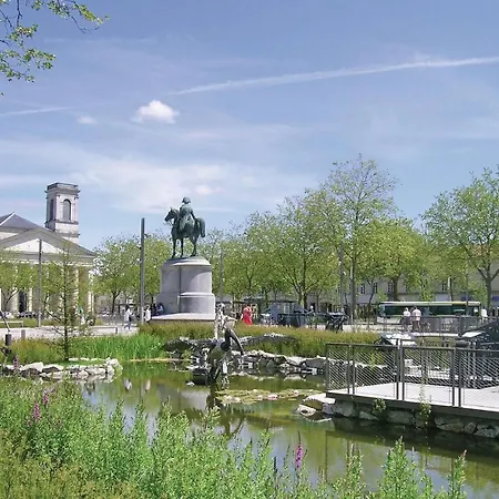 Casa de Férias Stunning In St Avaugourd Des Lande *