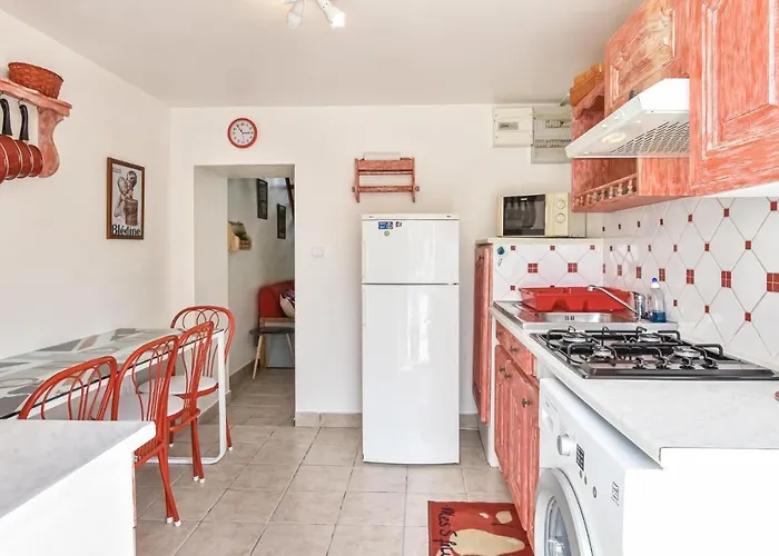 Stunning In St Avaugourd Des Lande