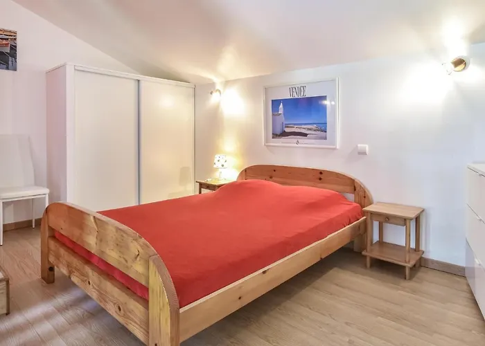 Stunning In St Avaugourd Des Lande Ferienhaus