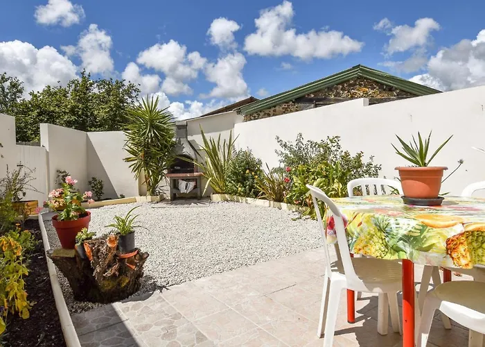 Stunning In St Avaugourd Des Lande Ferienhaus Saint-Avaugourd-des-Landes