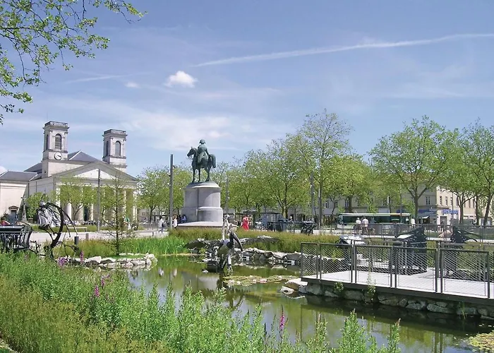 Ferienhaus Stunning In St Avaugourd Des Lande *